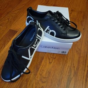 Calvin Klein Danya Cow Silk With Print Sneakers size 9M